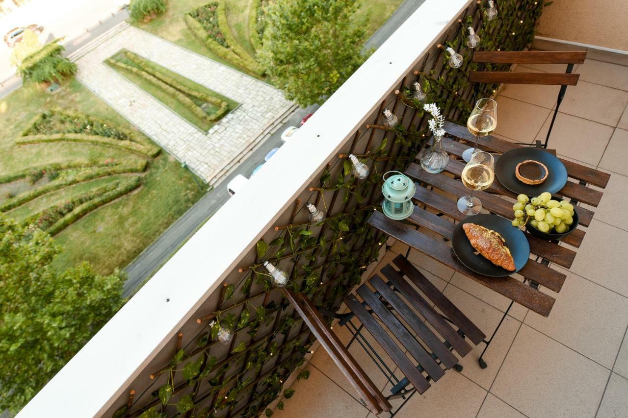 New - Elegant Duplex With Amazing View & Balcony - Homey Residence Bucarest Exterior foto